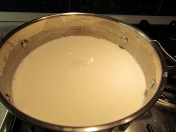 Cooking bechamel saucce