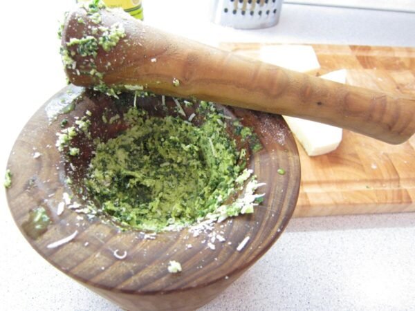 Homemade pesto Genovese recipe 2