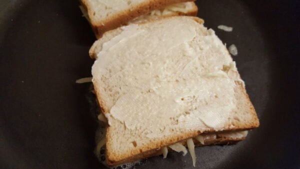 How to make grilled cheese 3