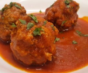 Italian meatballs tomato sauce
