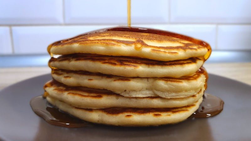 Pancakes maple syrup