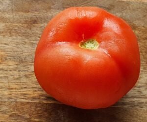 Peeled tomato