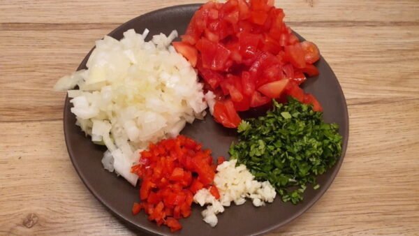 Preparing guacamole 1