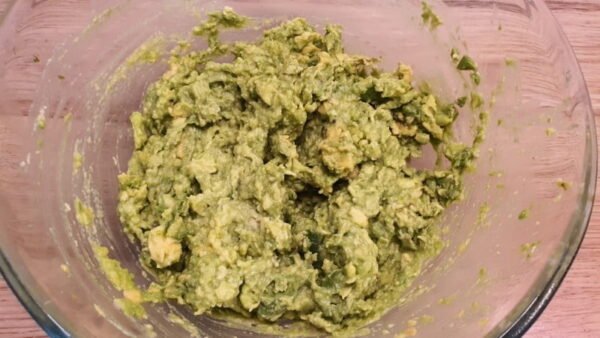 Preparing guacamole 2