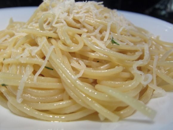 Spaghetti garlic thyme olive oil recipe
