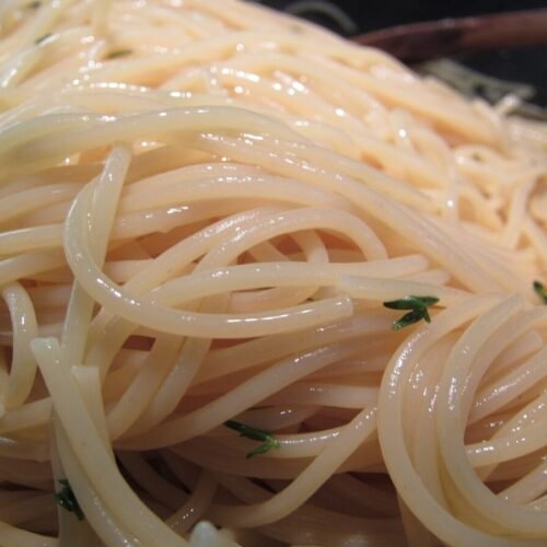 Spaghetti garlic thyme olive oil recipe