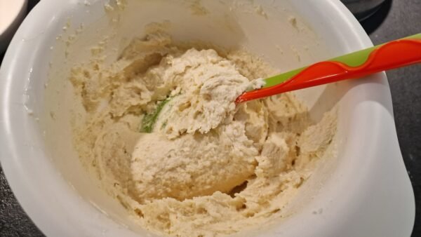 Making mazarin cake 4