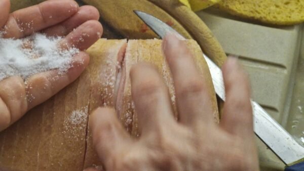 Salting the flaeskesteg