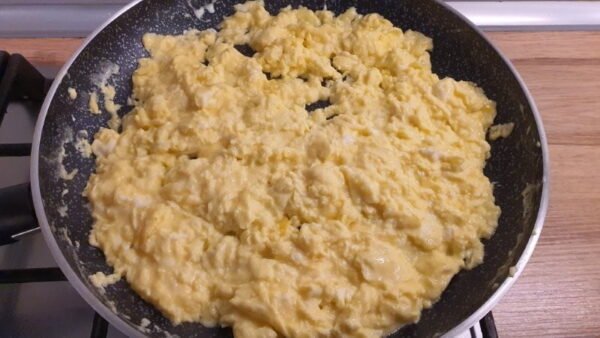 Scrambled eggs with cheddar cheese recipe 3