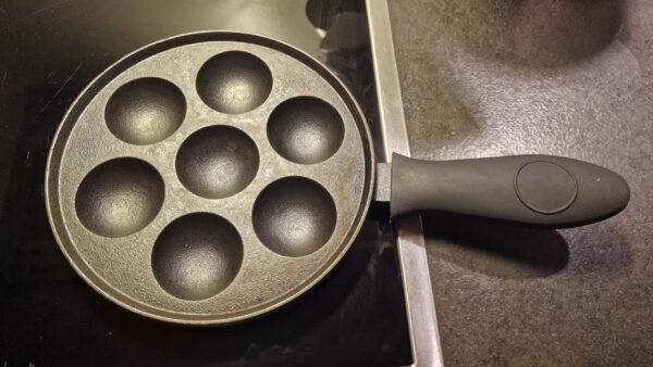 Aebleskiver pan