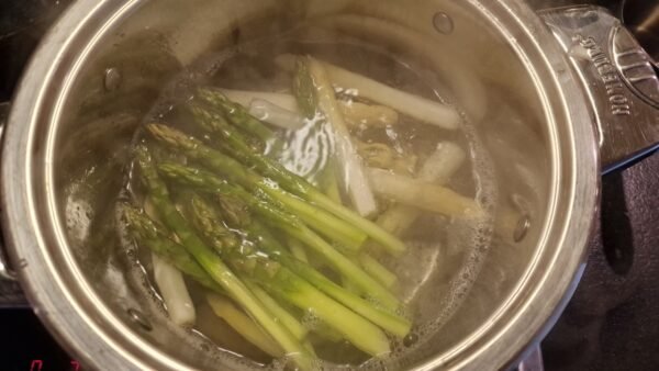 Cooking asparagus for stjerneskud