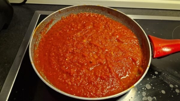 Making Israeli shakshuka 3