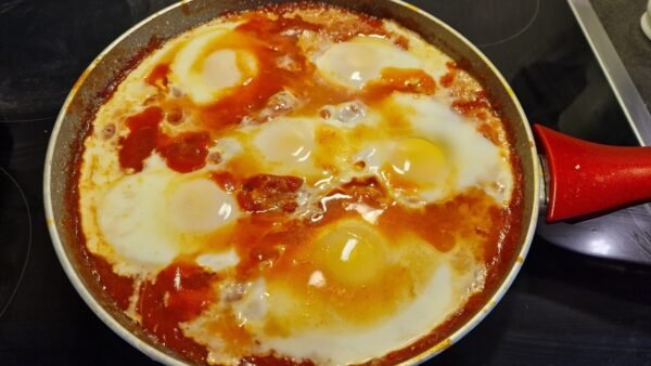 Making Israeli shakshuka 5