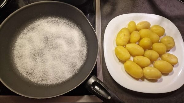 Making browned potatoes 2