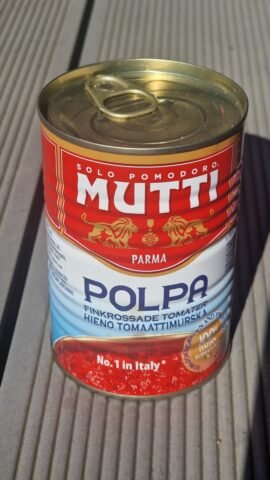 Polpa canned crushed tomatoes
