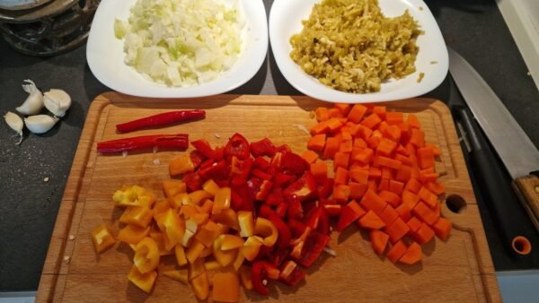 Preparing chili sin carne