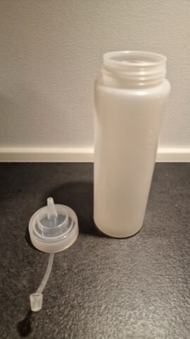 Squeeze bottle