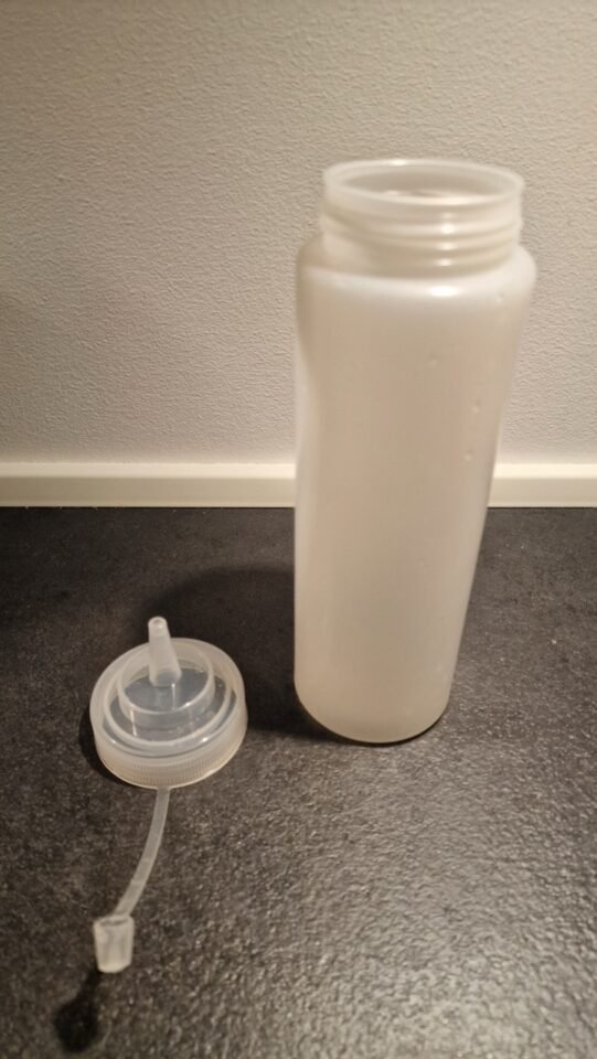 Squeeze bottle