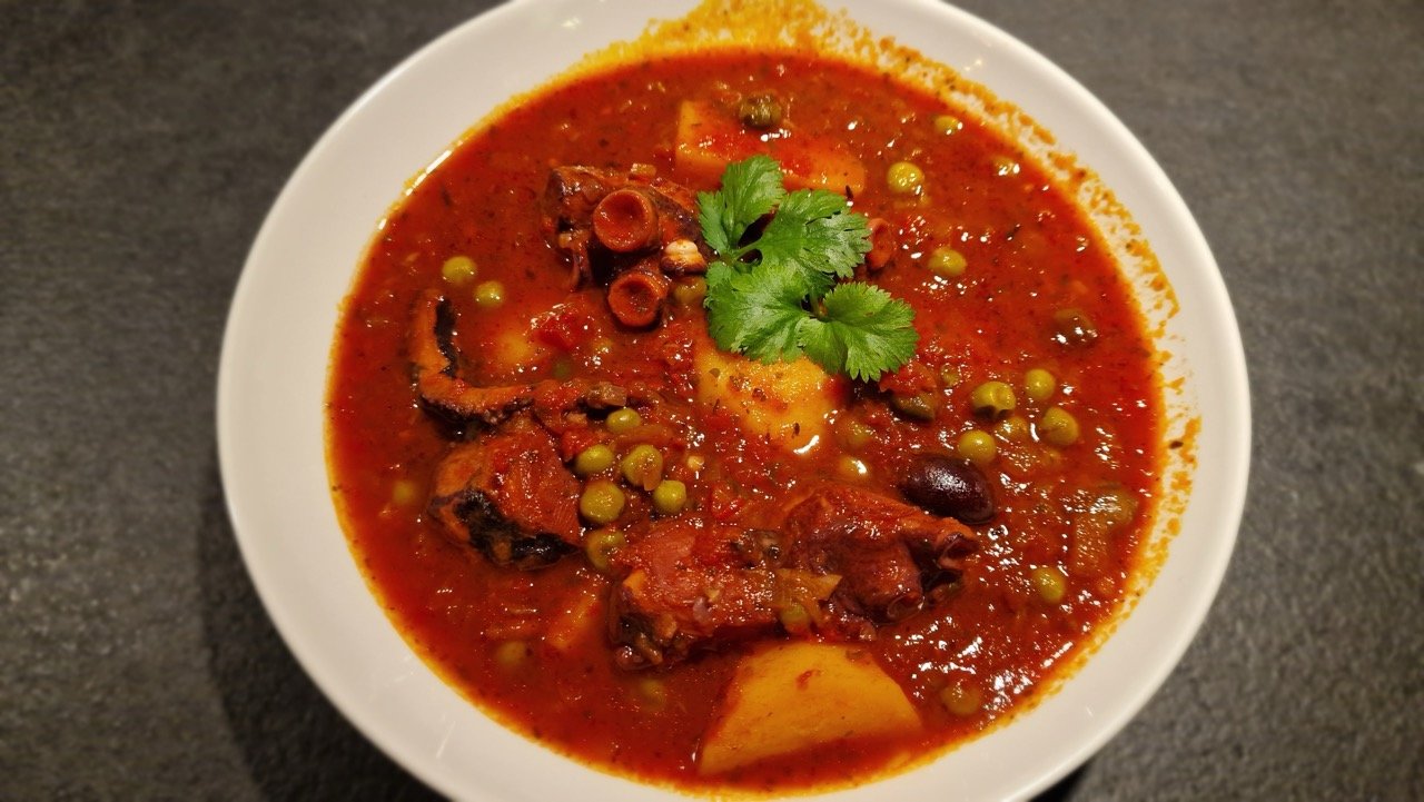 Stuffat tal-qarnit – Maltese Octopus Stew