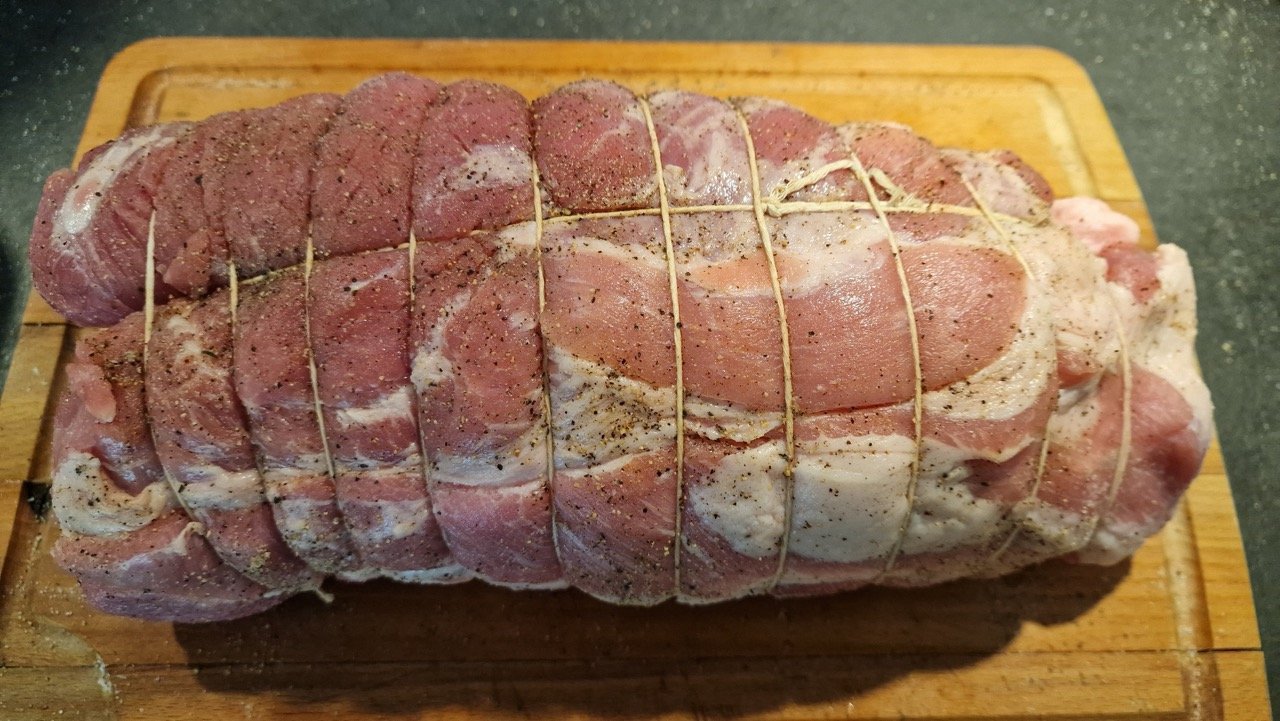 Tied rolled pork neck – Danish rullesteg