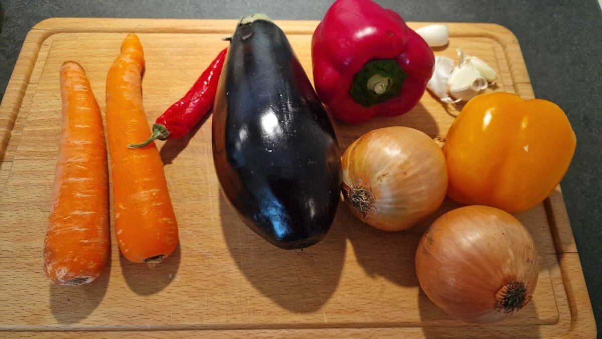 Vegetable ingredients for chili sin carne