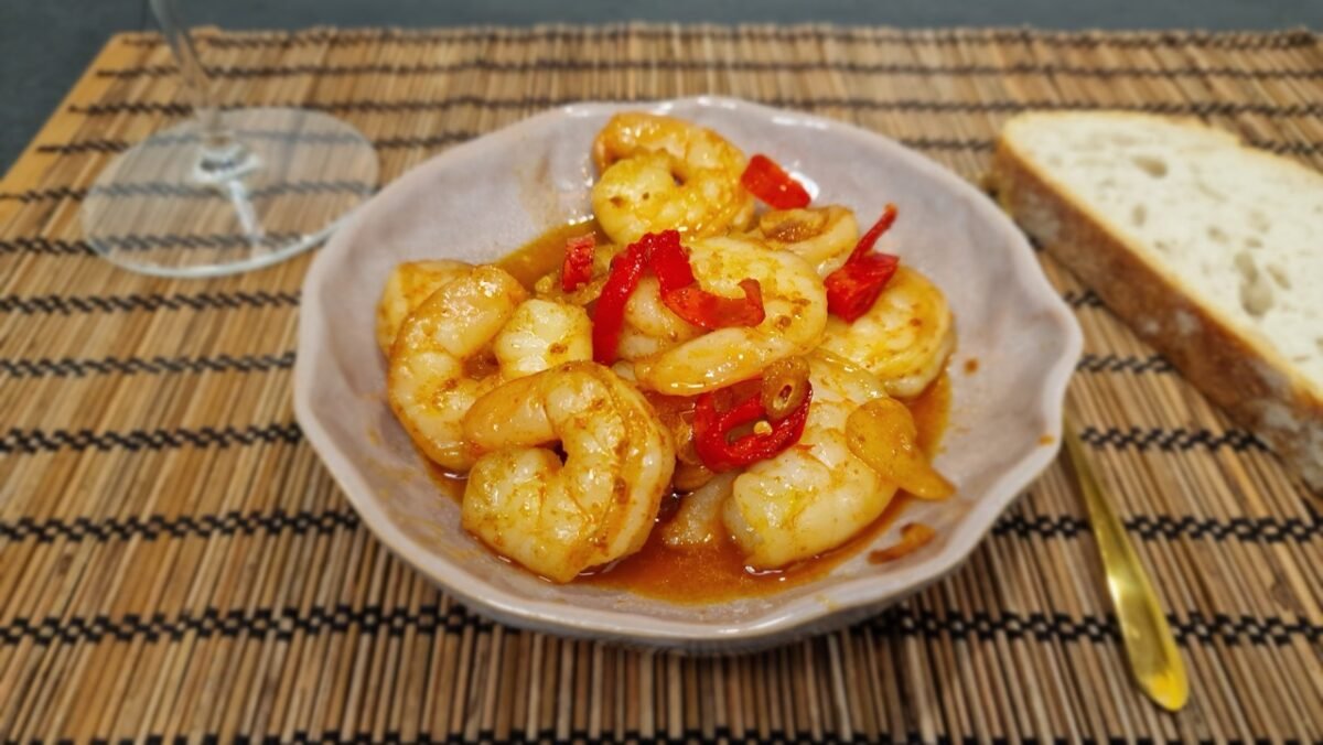 Gambas pil pil ready to serve