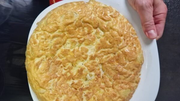 Making Spanish omelette, step 10