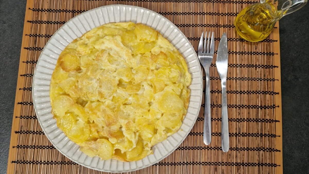 Tortilla de patatas viewed from above